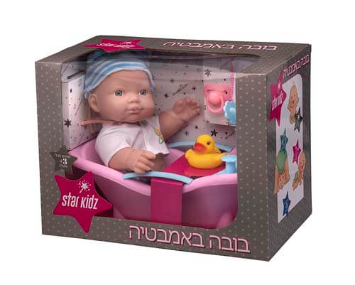בובה באמבטיה עם כובע כחול בובה באמבטיה עם כובע כחול